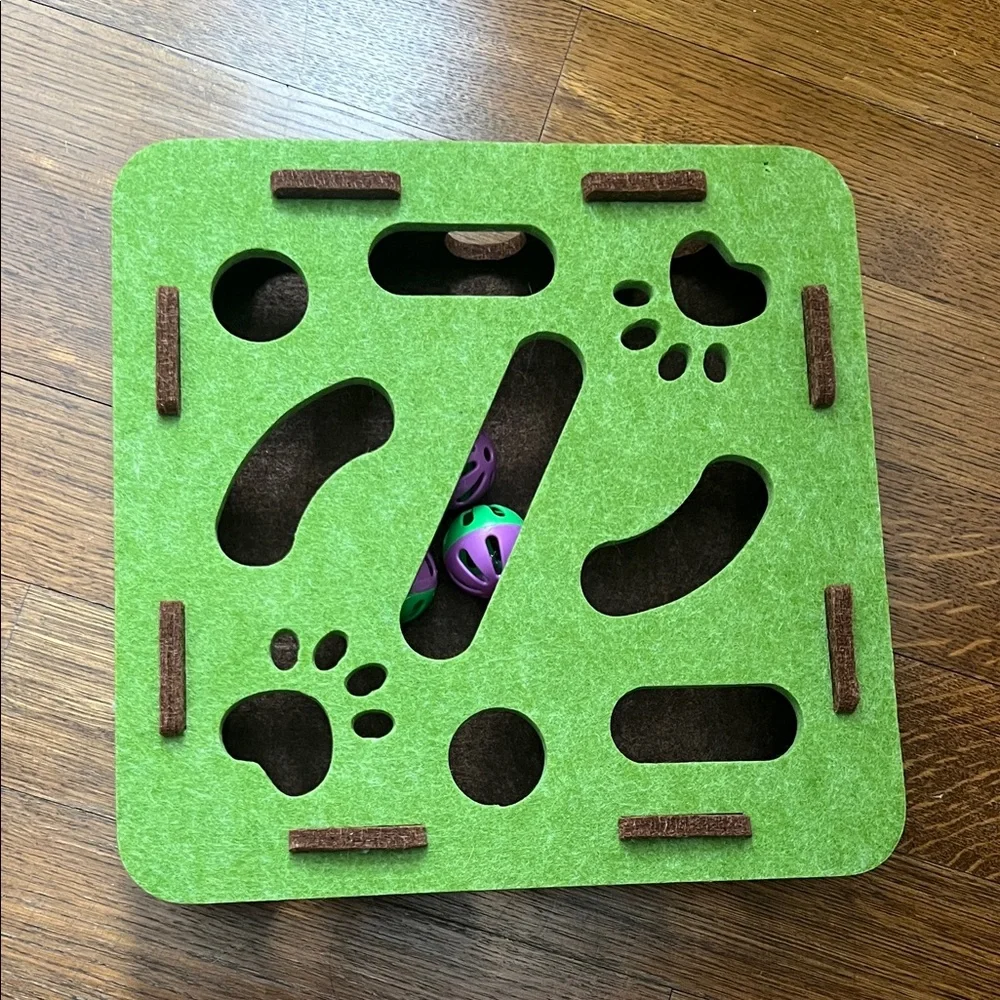 Interactive Green Pet Puzzle Toy